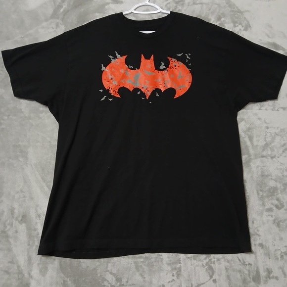 Batman Graphic Men T-Shirt Size 2XL Comics Black Short Sleeve Crewneck - Picture 1 of 8